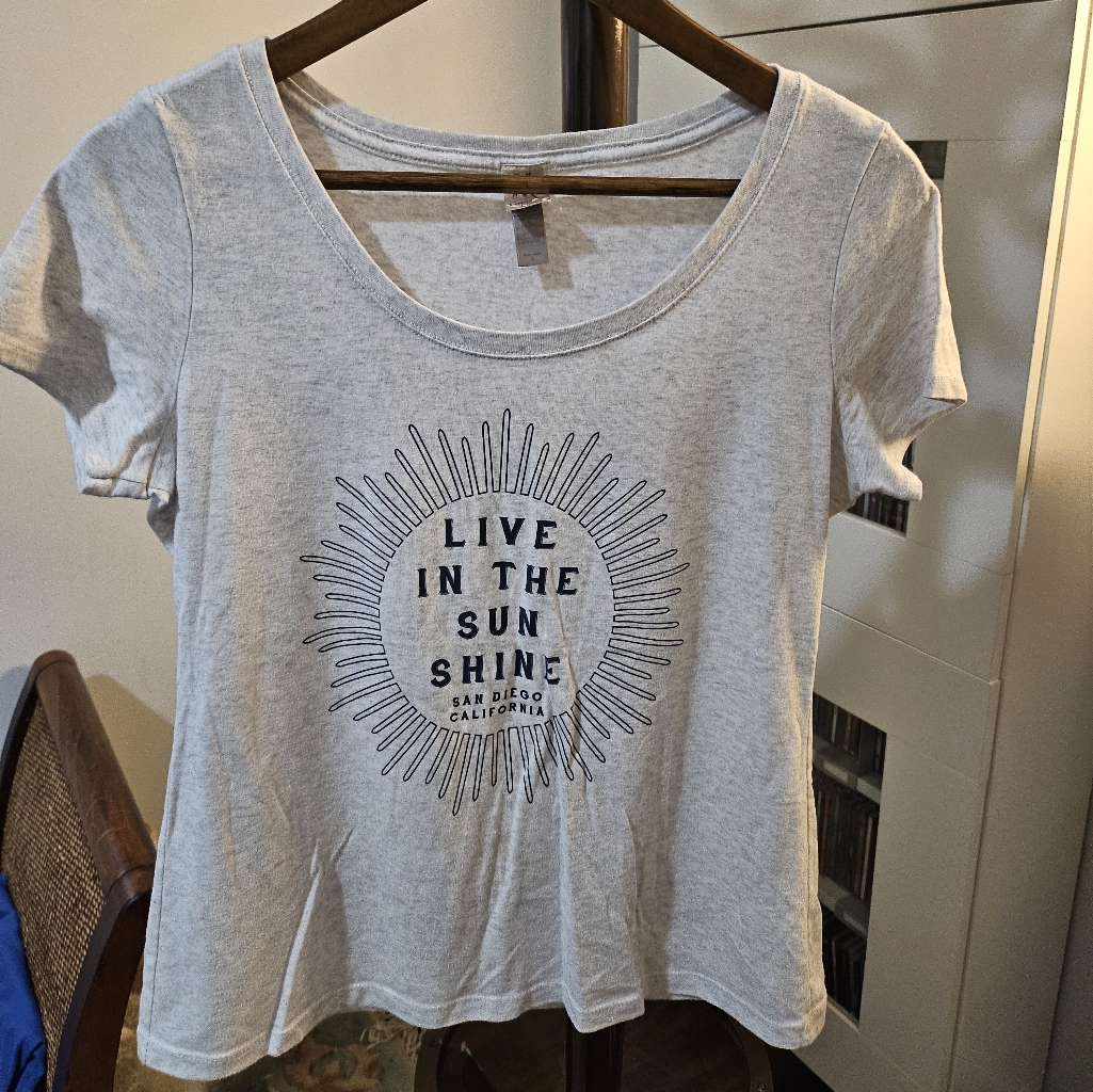 Coastal Classics, Size Large. Gray.